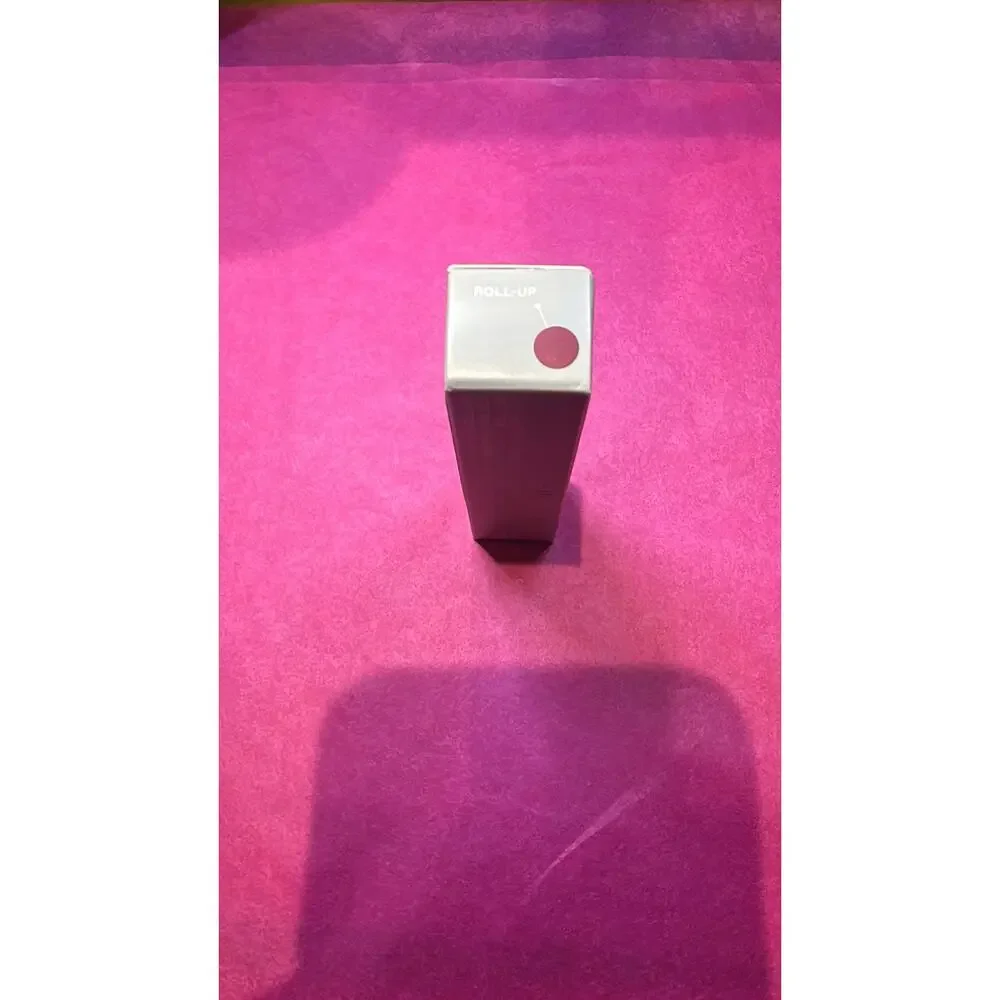 $26 R.E.M. Beauty On Your Collar Plumping LipGloss Roll-Up BNIB NWT